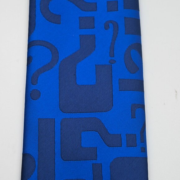 NEW Jeopardy! TV Game Show Man's Question Mark Neck Tie Blue 3x60 Inches - Picture 2 of 5